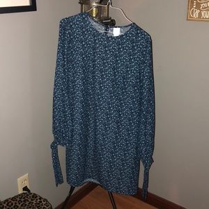Women’s Dress.
